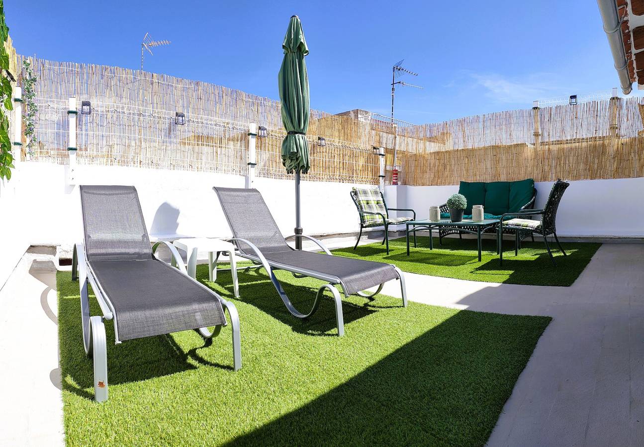 Casa Mayago: Terrasse & Solarium nahe dem Strand in Pego, Costa Blanca