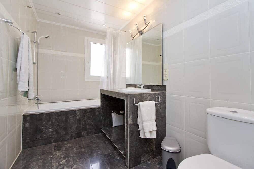 Villa-Tauro, freistehend mit solar/elektrisch beheiztem Pool und Garten in Pueblo de Tauro, Mogán