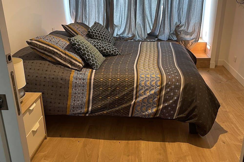 Suite parentale avec douche et toilettes privées in Genas, Lyon et ses environs