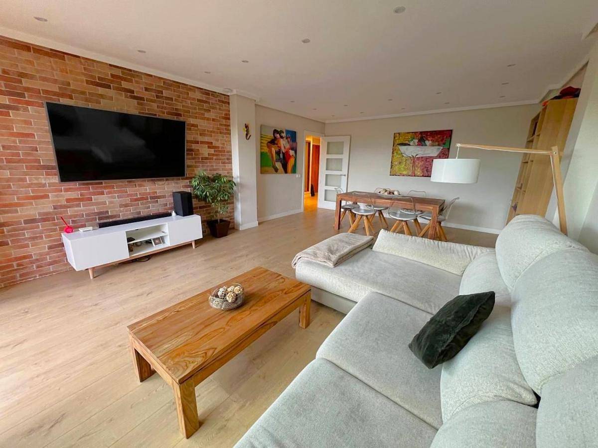 Apartamento entero, Fabulous Apartment with Garden and Parking in Las Rozas, Provincia de Madrid