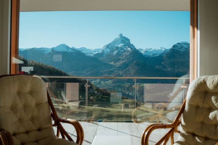 Ferienwohnung für 6 Personen, mit Balkon und Seeblick sowie Ausblick in Amden