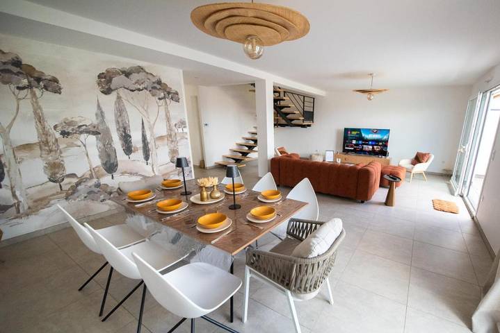 Villa pour 8 personnes, avec jardin et jacuzzi