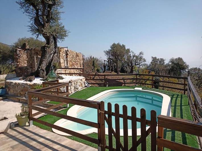 Location de vacances pour 6 personnes, avec vue ainsi que jardin et piscine, animaux acceptés à Sainte-Agnès - 3