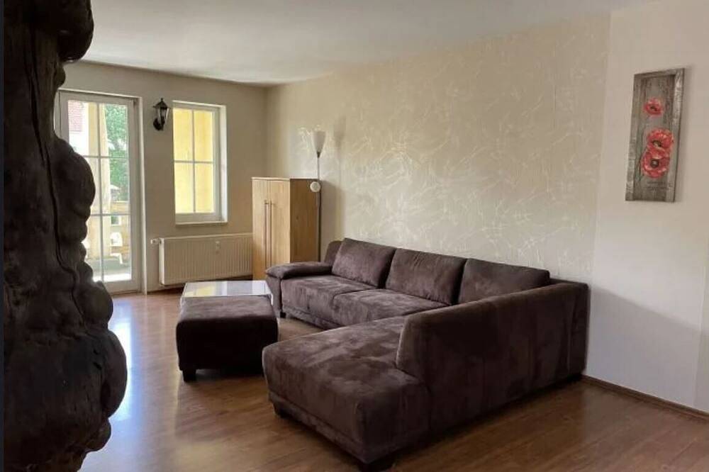 Ganze Wohnung, 105m² Dachgeschosswohnung in bester Lage in Schleiz, Thüringer Schiefergebirge