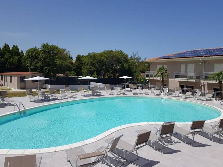 Location de vacances pour 7 personnes, avec piscine ainsi que vue et jardin à Zambrone - 4