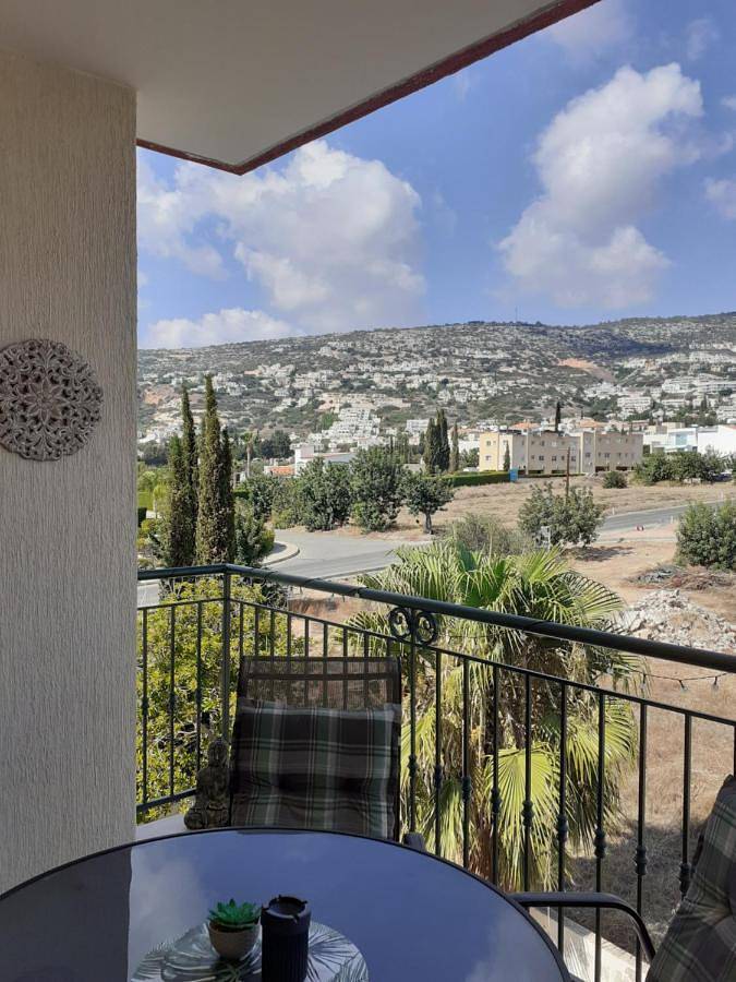 Apartamento para 4 personas, con piscina además de balcón y vistas en Peyia