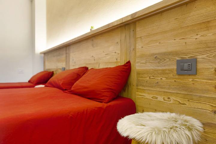 Private room with mountain view, shared terrace and Wi-Fi in Pont-Saint-Martin (Aosta), Comune di Pont-Saint-Martin
