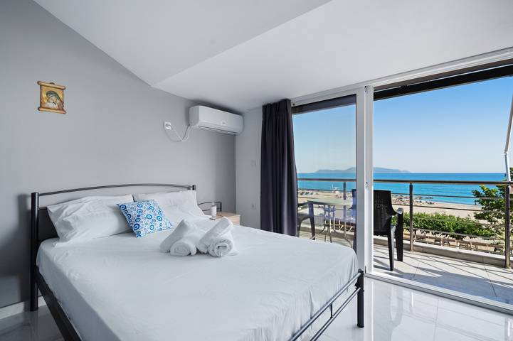 Studio für 4 Personen, mit Balkon und Garten sowie Kinderpool