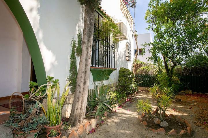 Villa for 5 people, with Balcony and Garden in Málaga (Este)