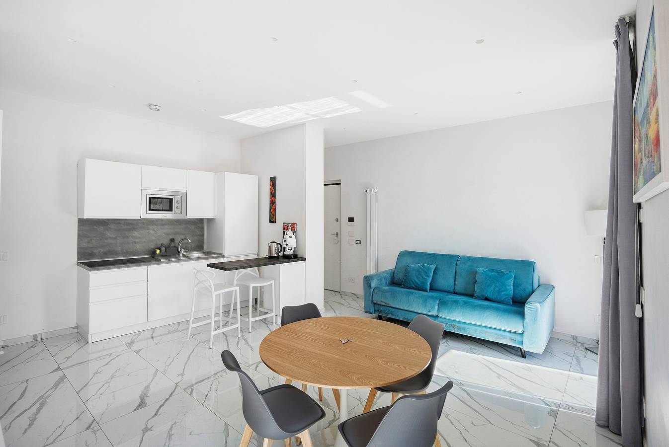 Appartement entier, Appartement "supérieur - Zona Lungomare" avec balcon, Wi-Fi et climatisation in Naples, Province de Naples