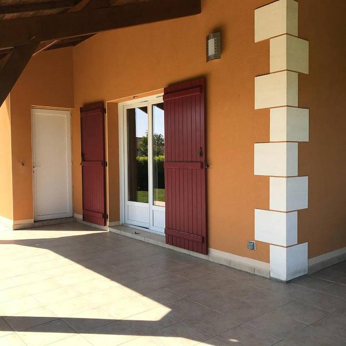 Location de vacances pour 4 personnes, avec vue et jardin ainsi que piscine et bassin pour enfant, animaux acceptés à Les Forges