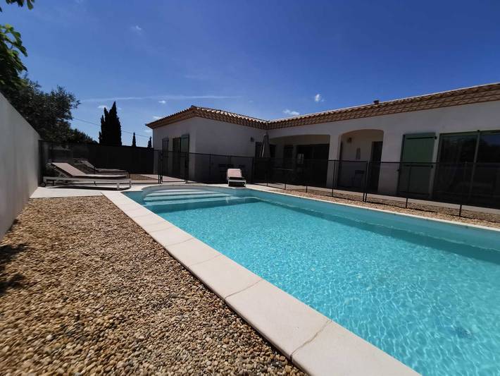Gîte pour 6 personnes, avec Terrasse et Piscine