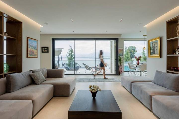 Villa pour 9 personnes, avec vue sur le lac et jardin ainsi que piscine et terrasse, animaux acceptés en Albanie - 3