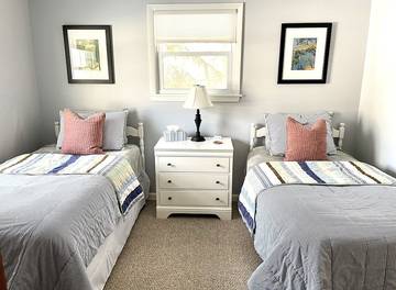 Vacation House for 6 Guests in Charlevoix, Charlevoix County, Picture 4