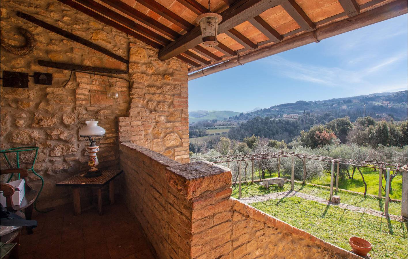Ganze Ferienwohnung, Riverside Wohnung: AC, Parkplatz, Garten & WiFi in Volterra, Pisa Provinz