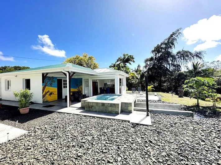 Chalet para 5 personas, con piscina y jardín - 1