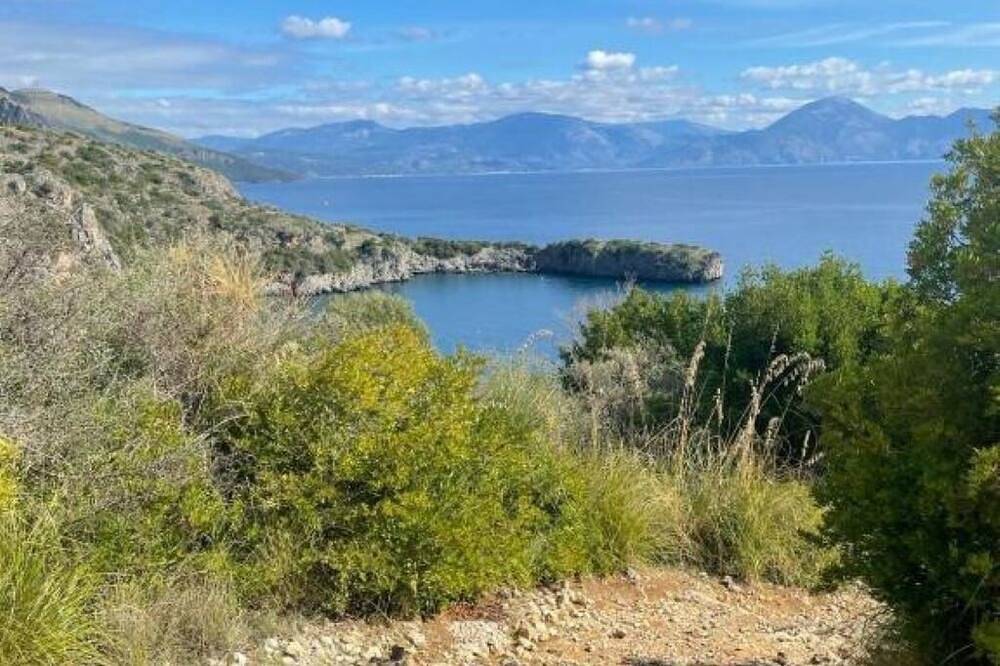 Entire apartment, Villa Karillos in Marina di Camerota, Camerota