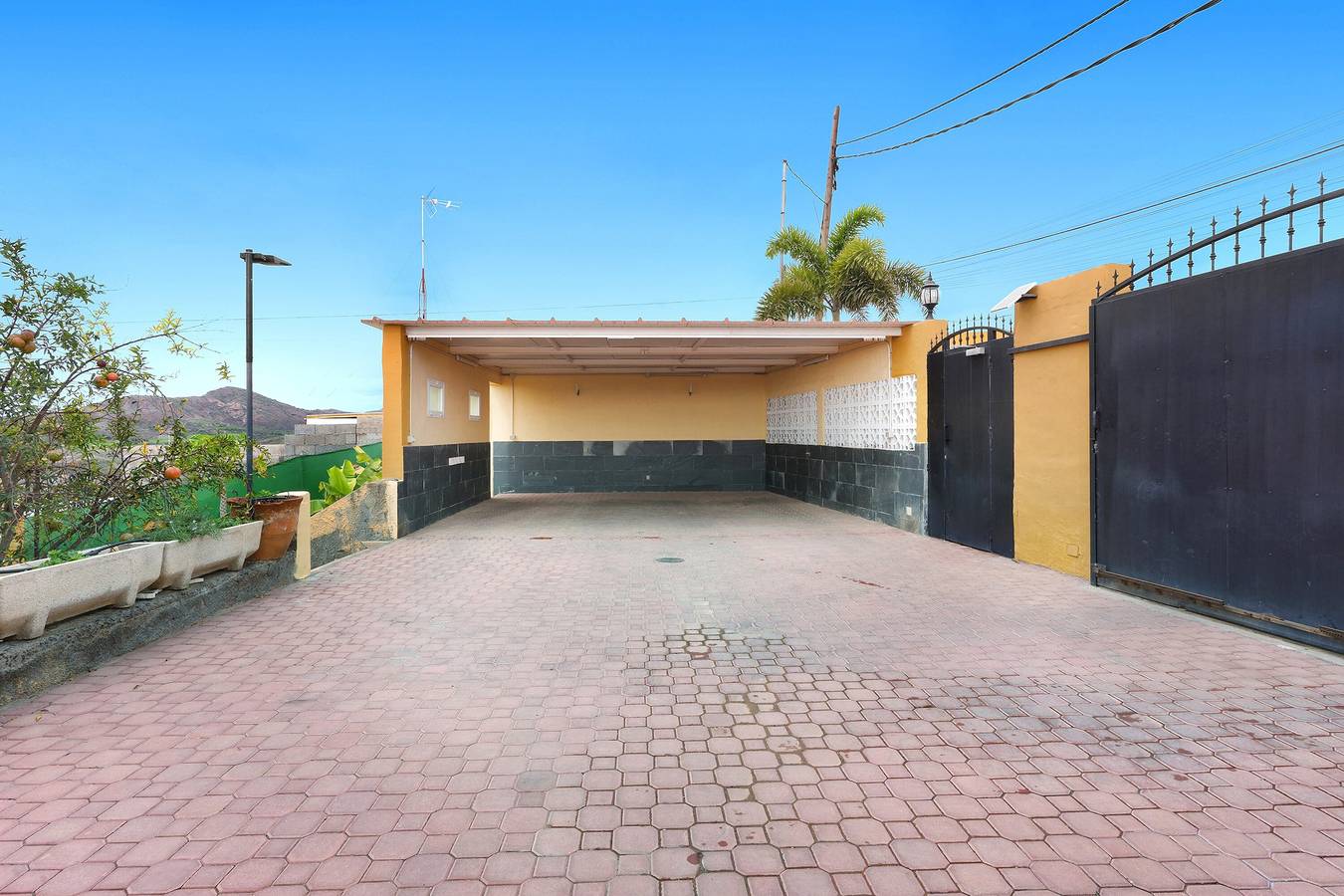 Holiday Home "Villa Christisay" with Sea View, Pool & Wi-Fi in Salobre, San Bartolomé de Tirajana