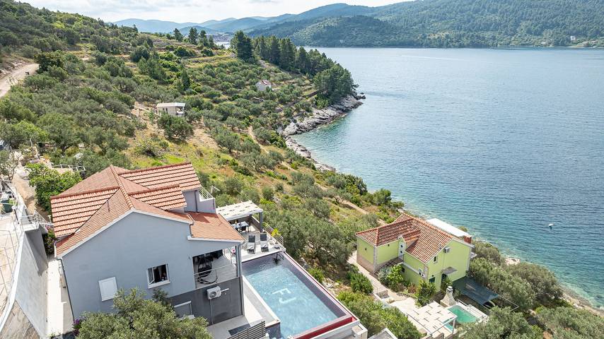 Villa pour 6 personnes, avec piscine et jardin, animaux acceptés en Korcula - 2