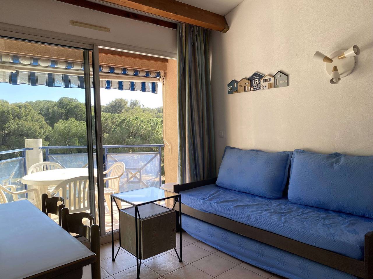Entire apartment, Duplex 2-bedroom apartment with terrace and pool in Balaruc-les-Bains in Balaruc-les-Bains, Mediterranean Coast (France)