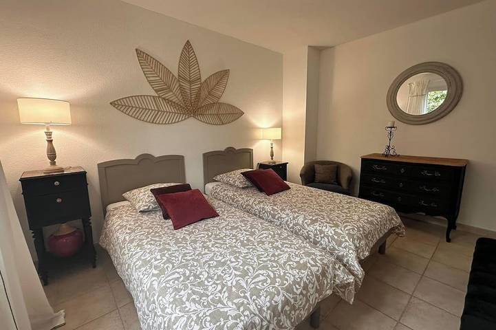 Location de vacances pour 6 personnes, avec terrasse et jardin dans Golf de Pont Royal - 4