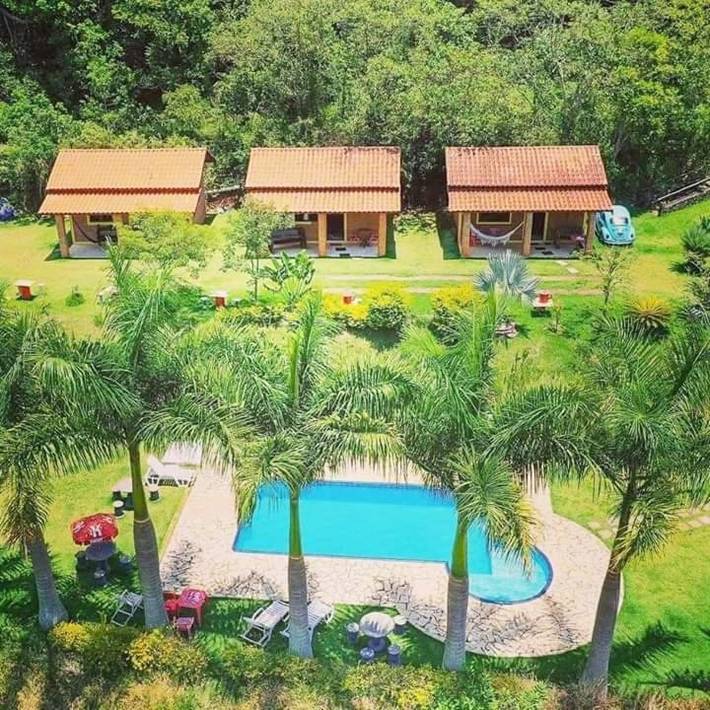 Pousadas para 4 pessoas, com jardim e piscina e ainda balcão em Socorro