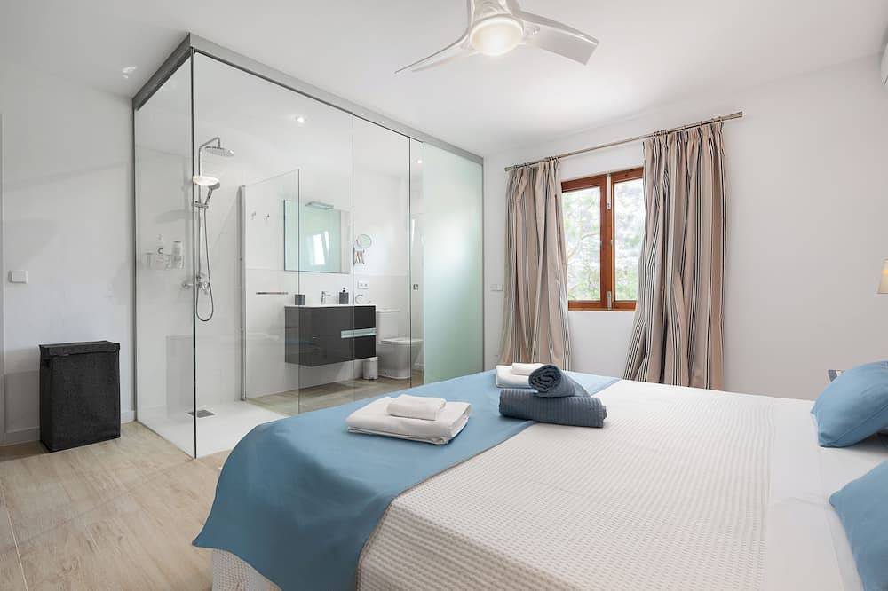 Chalet Con Piscina Salina, Pista De Tenis Y Raquetas. in Alaró, Interior de Mallorca