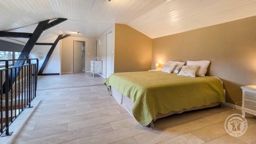 Gîte pour 4 personnes, avec jardin et piscine à Auriébat