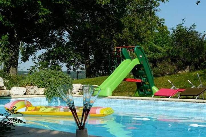 Location de vacances pour 10 personnes, avec jardin, animaux acceptés à Tournon-d'Agenais