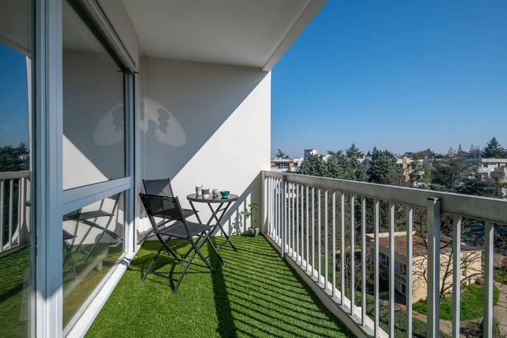 Gîte pour 4 personnes, avec Balcon et Piscine à Tassin-la-Demi-Lune