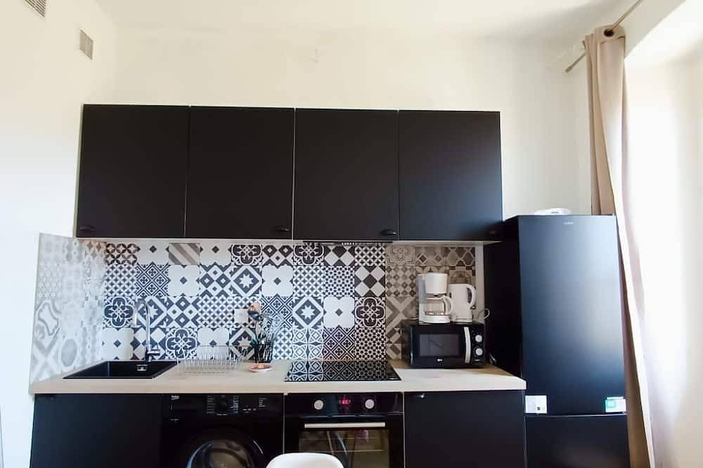 Appartamento intero, Large new studio 30 m2 full center 13 cours paoli wifi washing machine bright in Corte Francia, Parco naturale regionale della Corsica