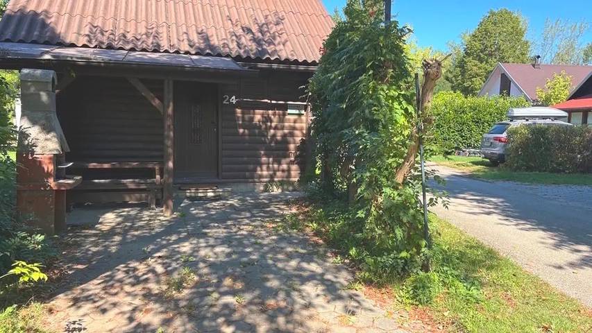 Ferienhaus für 4 Personen, mit Pool und Terrasse sowie Whirlpool und Sauna
