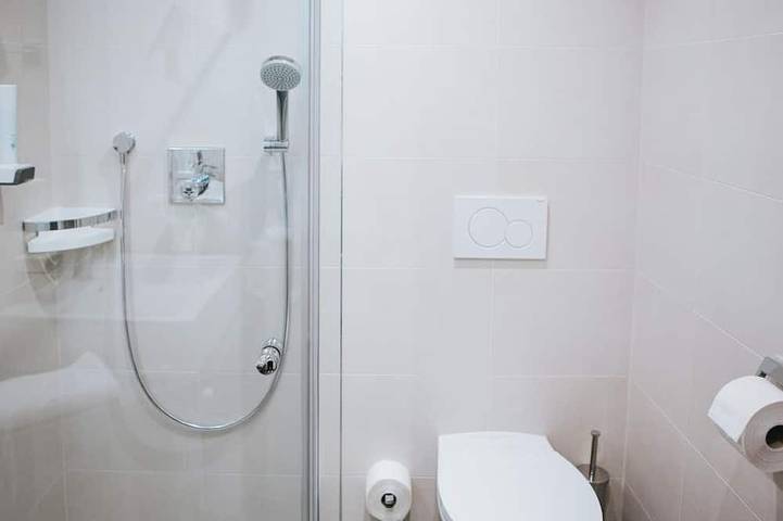 Dreibettzimmer, Dusche, Wc, mit Bergblick - Gasthof-Pension Luger - am in Neustift im Mühlkreis, Bezirk Rohrbach
