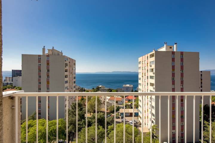 Ferienwohnung für 4 Personen, mit Balkon und Meerblick in Rijeka