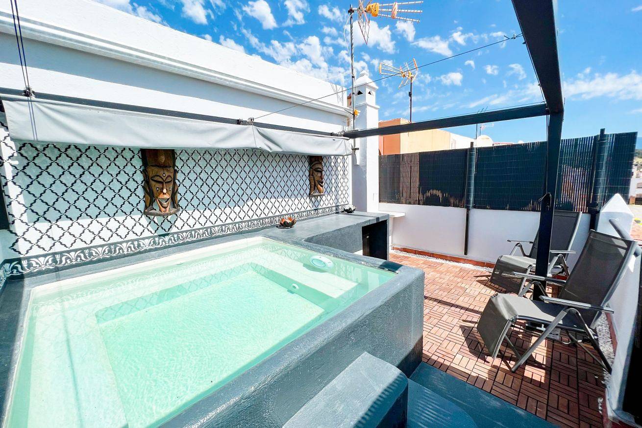Entire apartment, Townhouse with Arabic pool and close to the beach in Estepona in Estepona, Costa del Sol