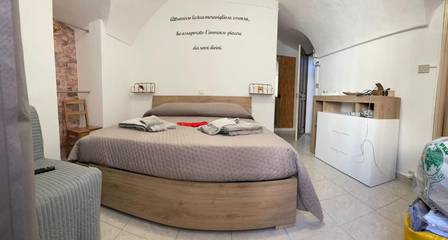 Chambre d’hôte pour 3 personnes, avec vue et terrasse à Dolceacqua