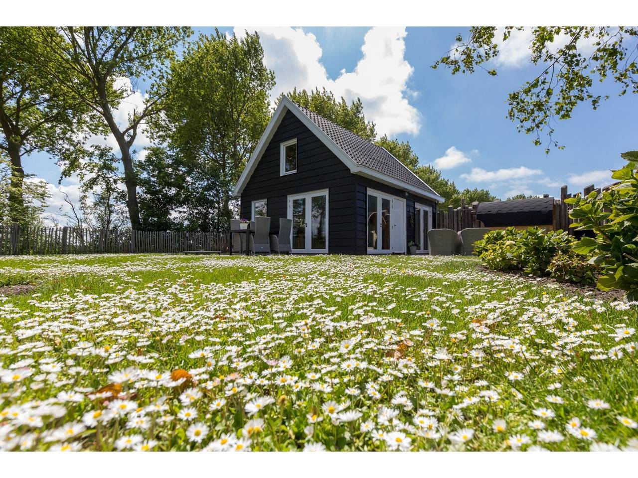 Mansion in Vrouwenpolder near Beach in Vrouwenpolder, Walcheren