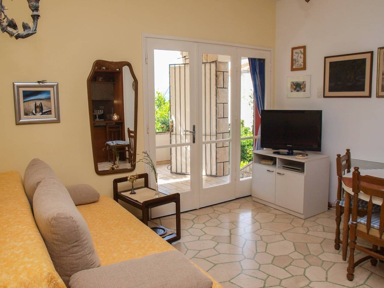 Cały apartament wypoczynkowy, Apartament wakacyjny dla 6 osób z ogród in Postira, Brac