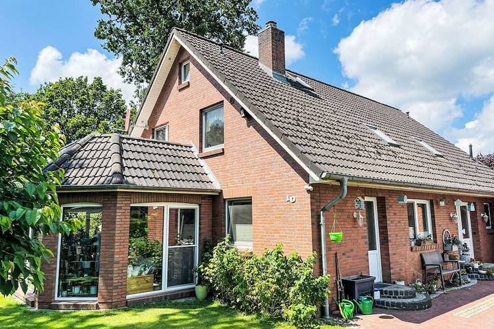 Ferienwohnung für 3 Personen, mit Balkon und Whirlpool in Wanna