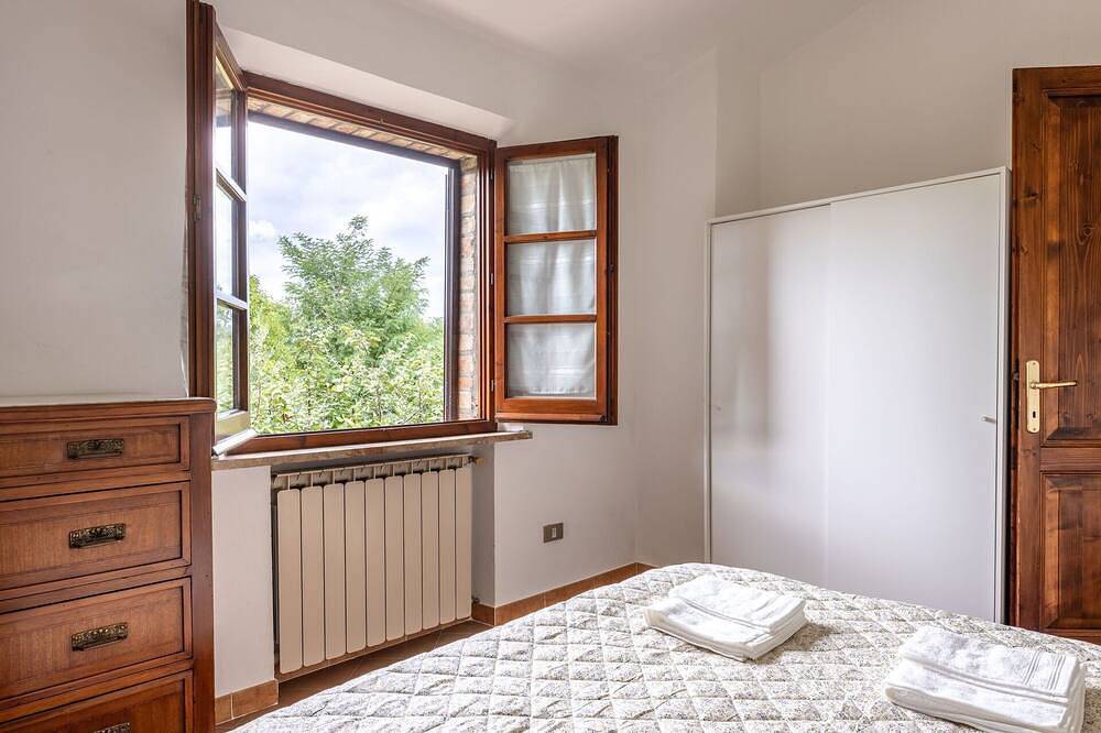 Schönes  Ferienhaus für 4 Leute mit  W-Lan und Tv, bei Montepulciano in Chiusi, Chianti