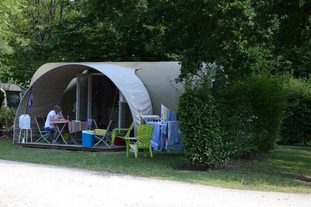 Zecamping 3* familial piscine chauffée dog friendly locatif 16m2 in Montpon-Ménestérol, Périgord Blanc