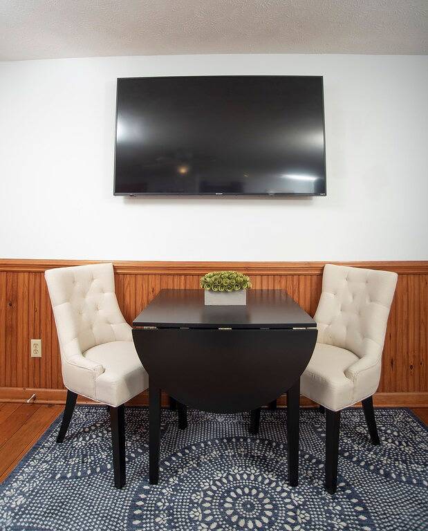 Ganze Wohnung, Downtown Lynchburg Studio 114 & Parkplatz in Lynchburg, Virginia