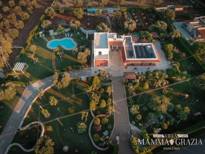 Chambre d’hôte pour 3 personnes, avec Terrasse et Jacuzzi ainsi que Jardin et Piscine