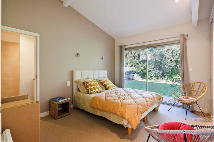 Location de vacances pour 12 personnes, avec jardin dans Plage Naturistes - 4