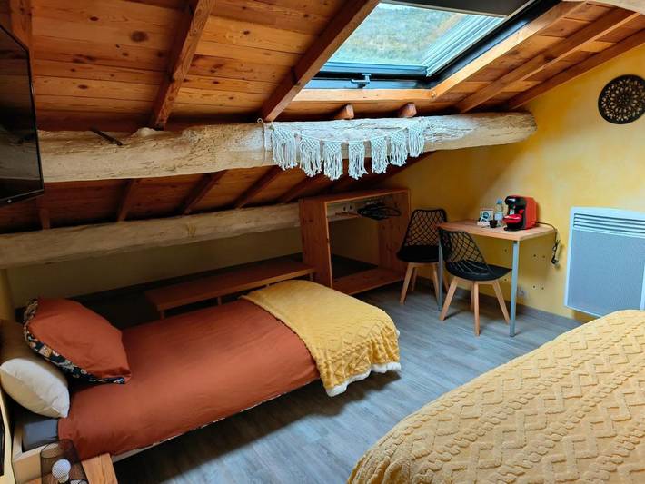 Chambre d’hôte pour 3 personnes, avec jardin ainsi que piscine et jacuzzi dans les Alpes-de-Haute-Provence - 2