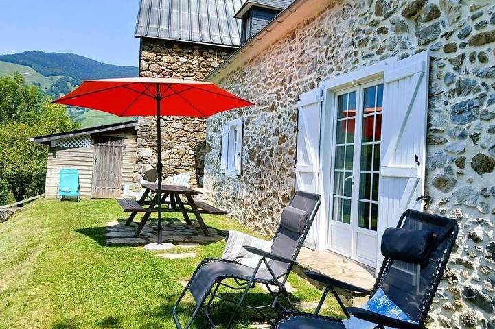 Location de vacances pour 5 personnes, avec jardin à Sainte-Engrâce