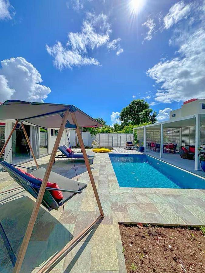 Villa pour 6 personnes, avec jardin ainsi que piscine et balcon