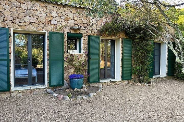Location de vacances pour 10 personnes, avec jardin dans Office de Tourisme Porto Vecchio Sud Corse - 4