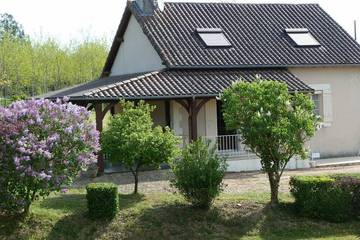 Gîte pour 5 personnes, avec jardin à Thiviers