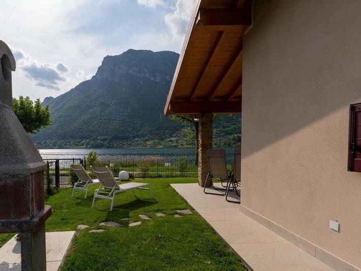 Casa vacanza per 6 persone, con Terrazza e Giardino nonché Vista lago a Idro